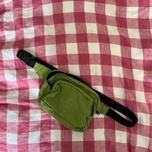 Baggu Fanny Pack in Green Apple